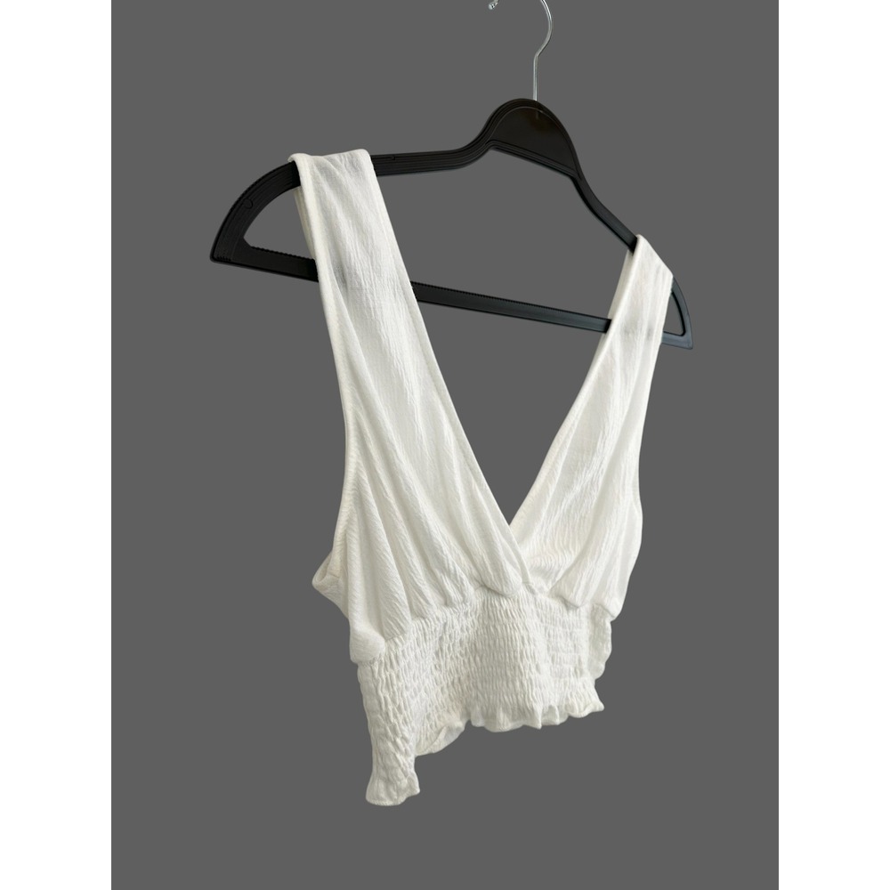 Urban Outfitters White Smocked Surplice V-Neck Crop Top Womens Textured Wrap XS - Picture 3 of 6